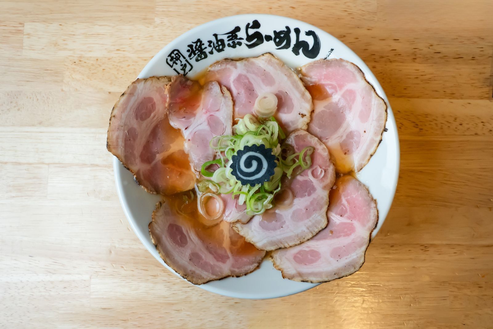 神戸醤油系らーめん（元町）｜撮影とInstagram運用